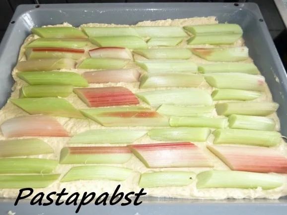 Rezept: Rhabarber Eierschecke Bild Nr. 2 Rhabarber Eierschecke - Rezept - Bild Nr. 2