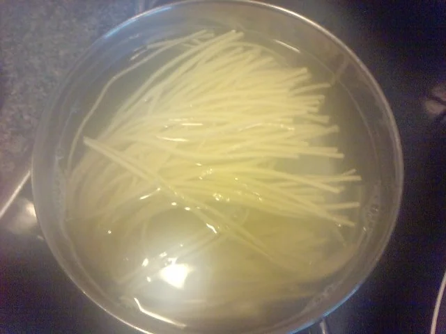 Turboschneller Verschärfter Genudelter Thunfisch - Rezept - Bild Nr. 8