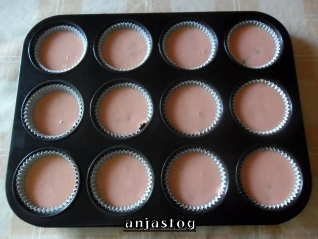 Rezept: Erdbeeren Muffins Bild Nr. 2 Erdbeeren Muffins - Rezept - Bild Nr. 2