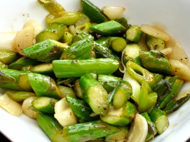 Lauwarmer Salat vom grünen Spargel und Papaya - Rezept - Bild Nr. 4