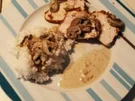 Kleines Rinderfilet mit Nusskruste auf Rahmchampignons - Rezept