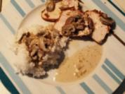 Kleines Rinderfilet mit Nusskruste auf Rahmchampignons - Rezept