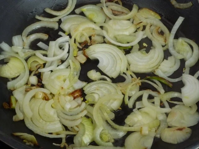 Rezept: Hackfleisch : Chili con carne mit Zitronen-Thymian Bild Nr. 2 Hackfleisch : Chili con carne mit Zitronen-Thymian - Rezept - Bild Nr. 2