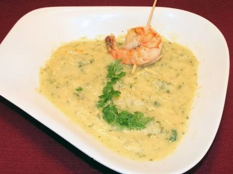Rezept: Grüne-Soße-Suppe mit Garnelen Grüne-Soße-Suppe mit Garnelen - Rezept