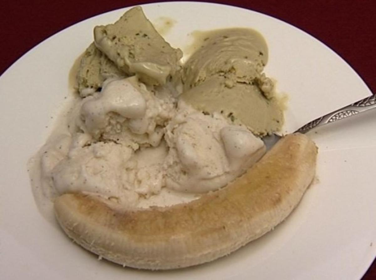 Bilder für Gegrillte Banane mit Vanille-Eis (Jascha Rust) - Rezept