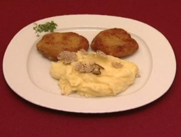 Getrüffeltes Kartoffelpüree, Kalbsschnitzelplätzchen und Salat (Alida ...
