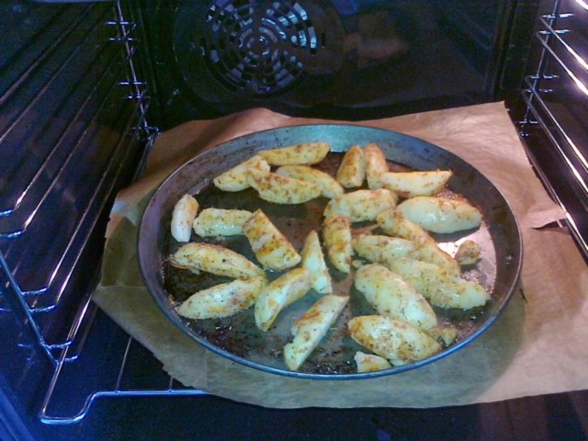 Gesund Kartoffel -- Pikante Kartoffel Ecken aus dem Ofen.. - Rezept