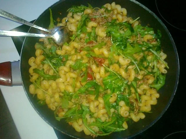 Rezept: Nudelpfanne mit Hack- und Rauke .... Bild Nr. 7 Nudelpfanne mit Hack- und Rauke .... - Rezept - Bild Nr. 7