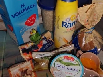 Kuchen: Vollkorngugelhupf mit Rhababer und Pistazienboden - Rezept - Bild Nr. 2