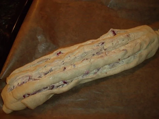 Gerolltes Zwiebelbrot mit Pizzateig - Rezept - Bild Nr. 2