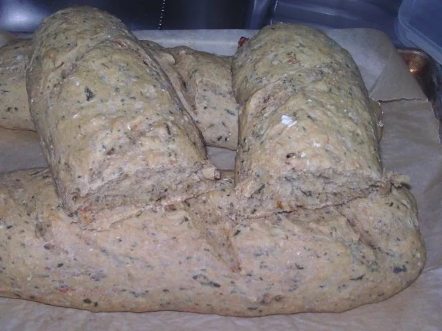 Rezept: Bärlauch-Tomaten-Brot Bärlauch-Tomaten-Brot - Rezept