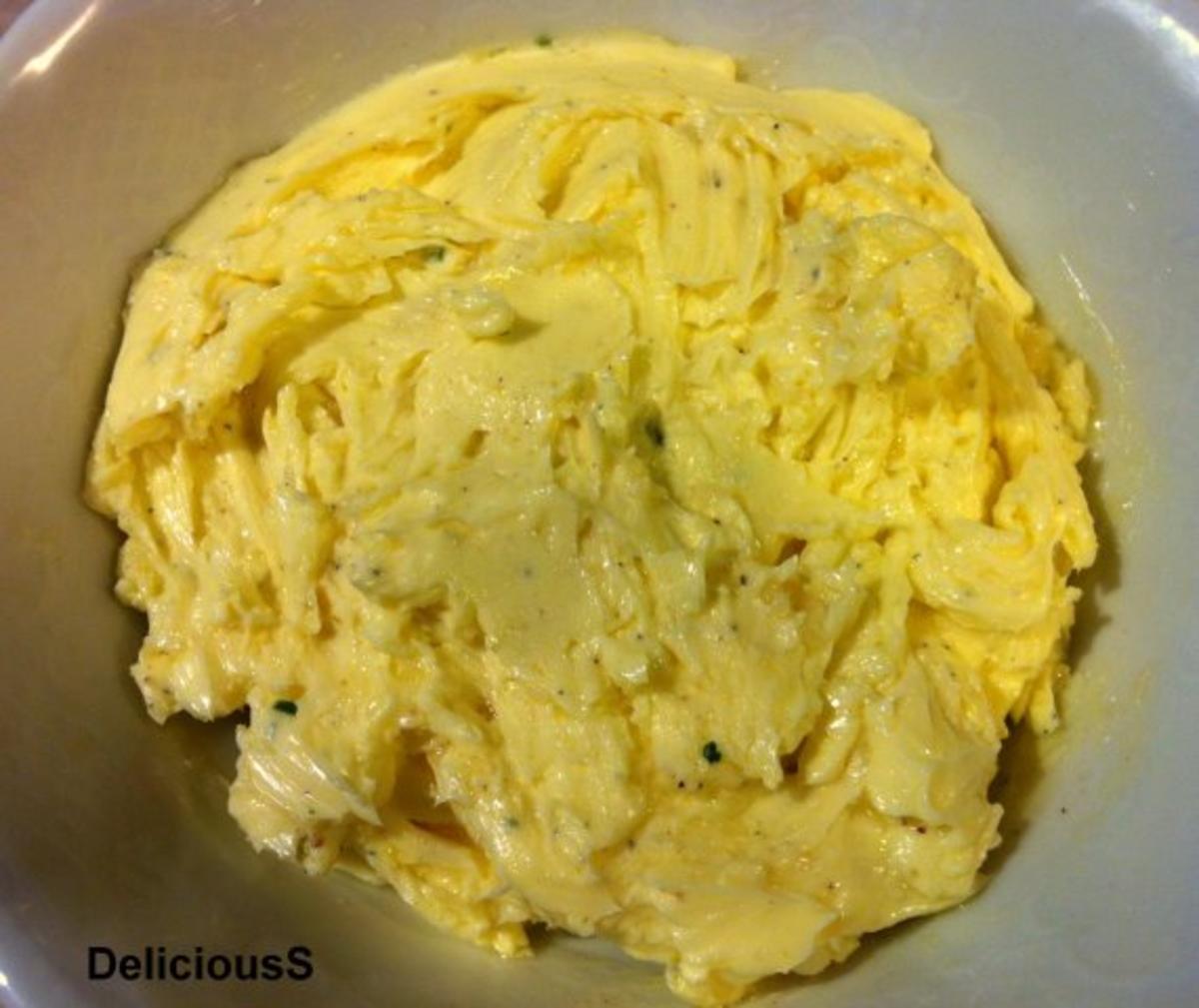 Knoblauchbutter - Aufstrich - Grillbutter - Kräuterbutter - Rezept ...