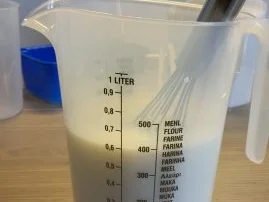 Rezept: Buttermilchgelee mit frischen Erdbeeren Bild Nr. 3 Buttermilchgelee mit frischen Erdbeeren - Rezept - Bild Nr. 3