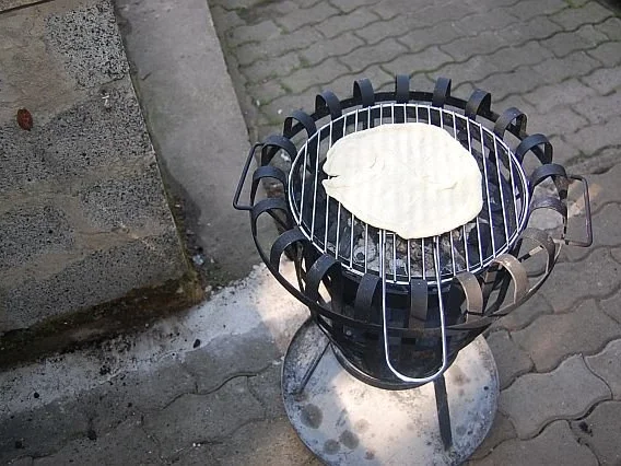 Pizza vom Holzkohlengrill - Rezept - Bild Nr. 8