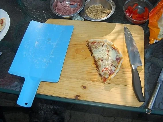 Pizza vom Holzkohlengrill - Rezept - Bild Nr. 15