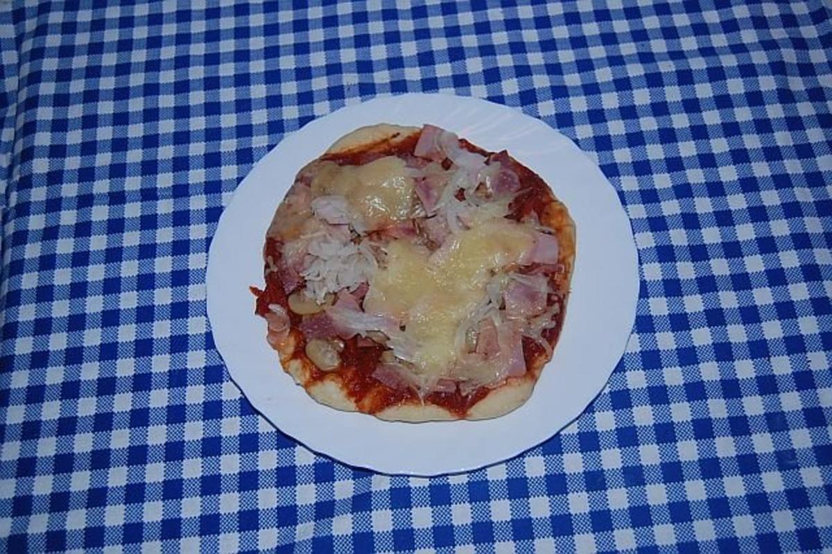 Pizza vom Holzkohlengrill - Rezept