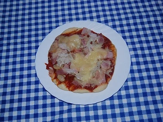 Pizza vom Holzkohlengrill - Rezept