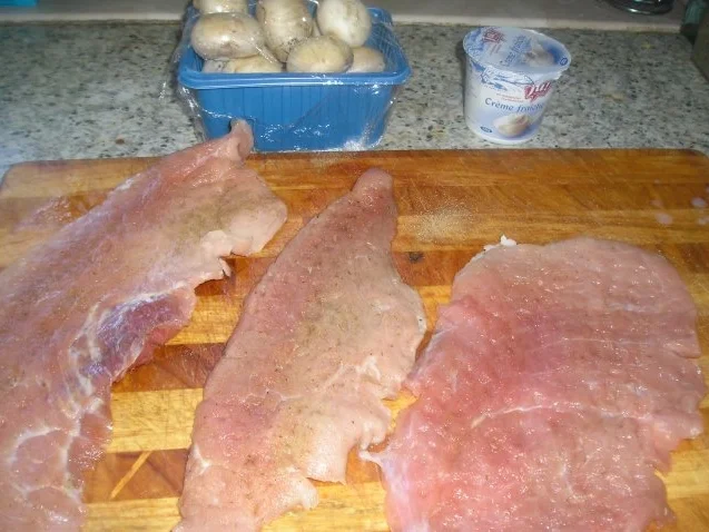 Rezept: Saftschnitzel mit Champignonsoße Bild Nr. 2 Saftschnitzel mit Champignonsoße - Rezept - Bild Nr. 2