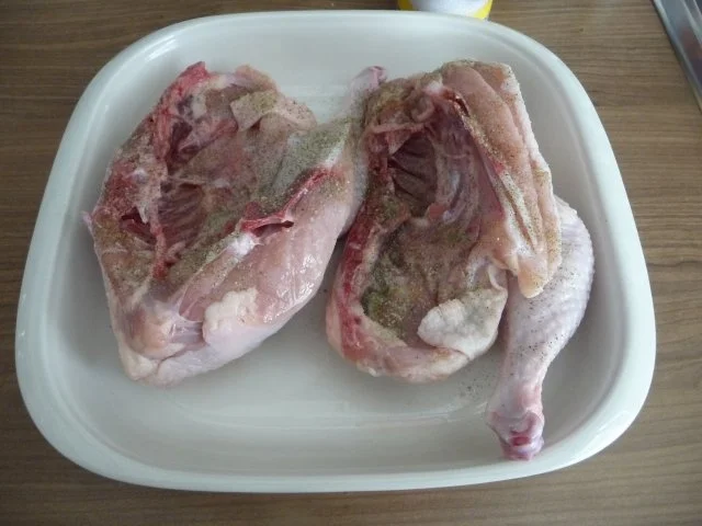 Geflügel : Grillhähnchen mit Rosmarin aus der Auflaufform - Rezept - Bild Nr. 2