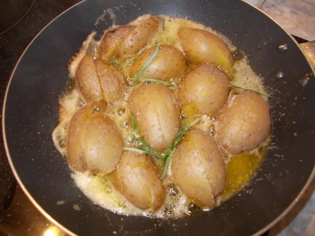 Lachs mit Rosmarinbutter - Rezept - Bild Nr. 3