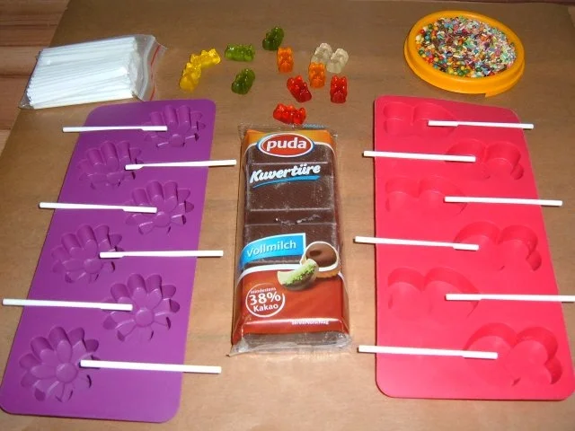 Konfekt : Schoko - Lollis : mit Gummibärchen - Rezept - Bild Nr. 2