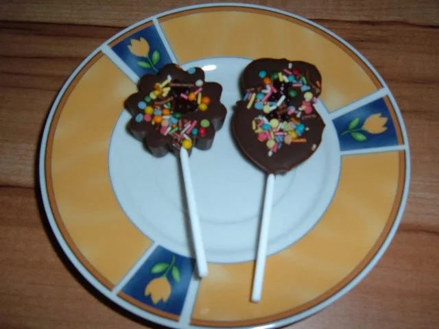 Konfekt : Schoko - Lollis : mit Gummibärchen - Rezept - Bild Nr. 6