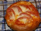 Brezel Teig Stückchen Tomate Mozarella - Rezept
