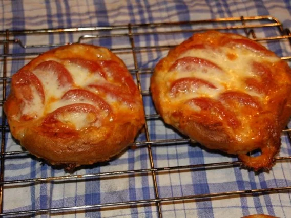 Brezel Teig Stückchen Tomate Mozarella - Rezept - Bild Nr. 6