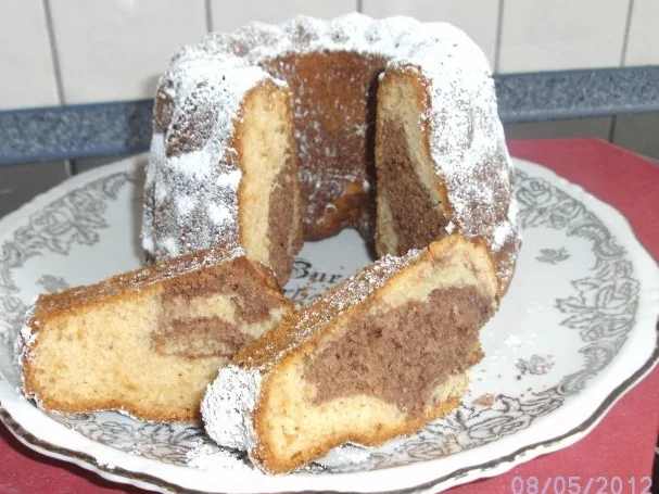 Mini-Hermann........Marmorkuchen mit Mandeln - Rezept