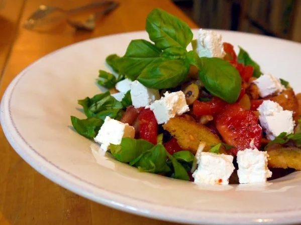 Rezept: Einfacher Brotsalat Einfacher Brotsalat - Rezept