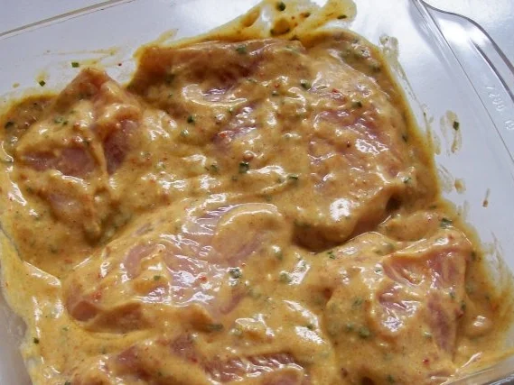 Grillen: Fruchtige Joghurt-Mango-Marinade - Rezept - Bild Nr. 3