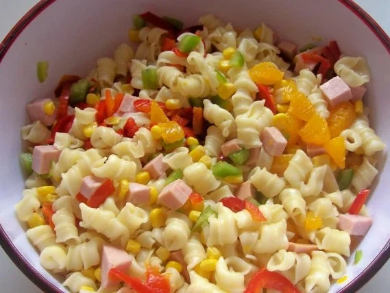 Rezept: Fruchtiger Nudelsalat mit Mandarinen und Mango-Chutney Bild Nr. 3 Fruchtiger Nudelsalat mit Mandarinen und Mango-Chutney - Rezept - Bild Nr. 3