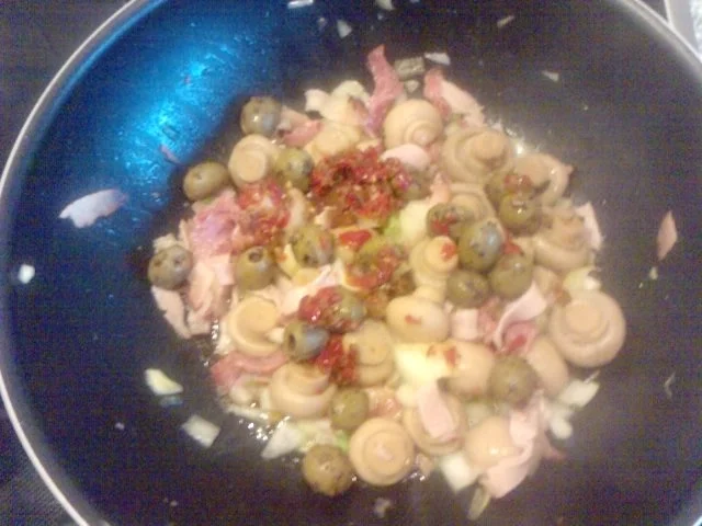 Rezept: Pasta Mista Quattro Stagioni oder Pizza zum Löffel - Gabeln Bild Nr. 6 Pasta Mista Quattro Stagioni oder Pizza zum Löffel - Gabeln - Rezept - Bild Nr. 6