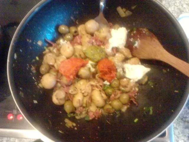 Rezept: Pasta Mista Quattro Stagioni oder Pizza zum Löffel - Gabeln Bild Nr. 7 Pasta Mista Quattro Stagioni oder Pizza zum Löffel - Gabeln - Rezept - Bild Nr. 7