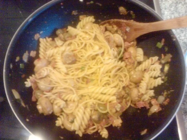 Rezept: Pasta Mista Quattro Stagioni oder Pizza zum Löffel - Gabeln Bild Nr. 9 Pasta Mista Quattro Stagioni oder Pizza zum Löffel - Gabeln - Rezept - Bild Nr. 9