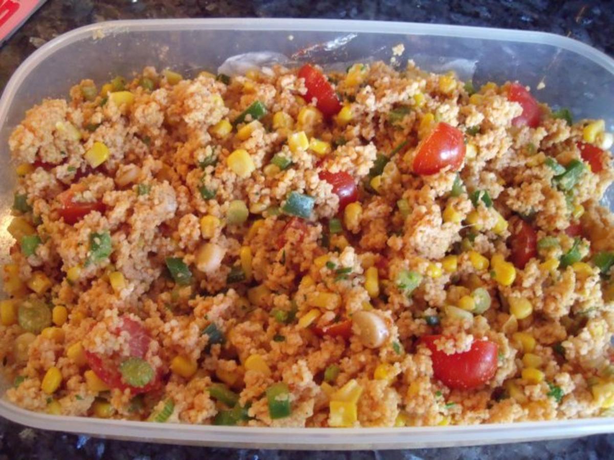 Bilder für Couscous-Salat mit Mais und Sojasoße - Rezept