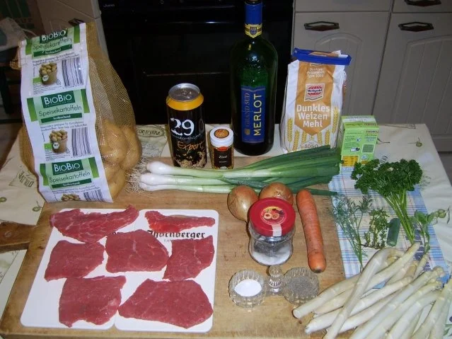 Steak Strindberg an Spargel mit Schalotten-Rotweinsauce - Rezept - Bild Nr. 2