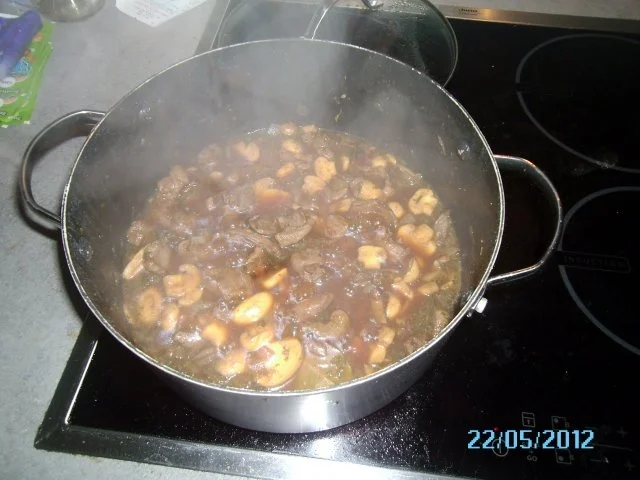 Rehgulasch mit Semmelknödeln - Rezept - Bild Nr. 5