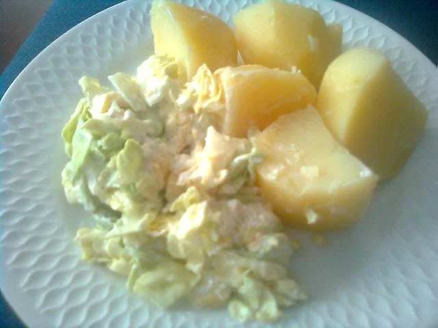 einfacher Kopfsalat mit Beilage - Rezept