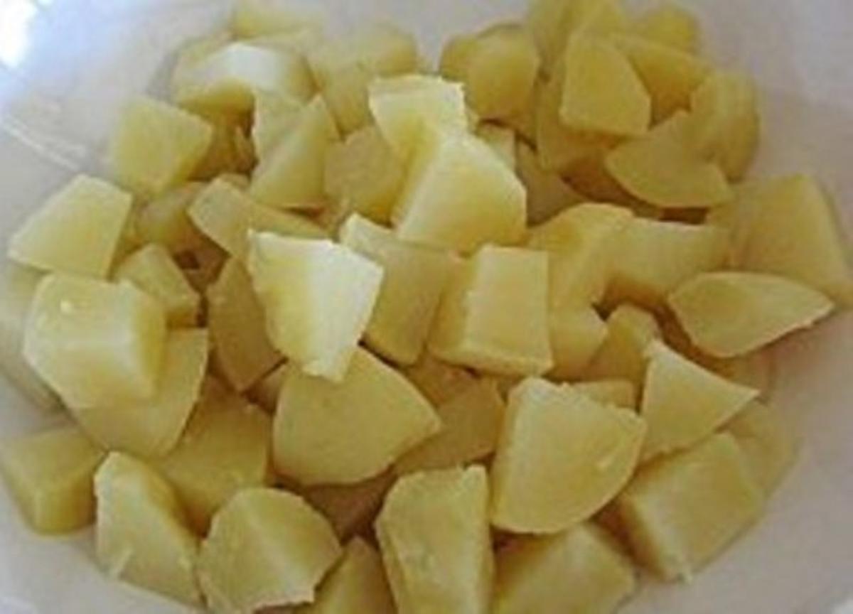Warmer Kartoffelsalat mit Ei und Knoblauch - Rezept - Bild Nr. 10
