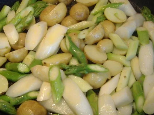 Rezept: Spargelgeröstel mit Maischolle Bild Nr. 4 Spargelgeröstel mit Maischolle - Rezept - Bild Nr. 4