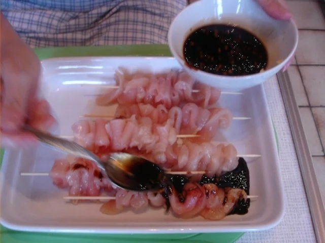 Saté-Spieße mit Erdnusssauce und Champignon-Bratreis - Rezept - Bild Nr. 8