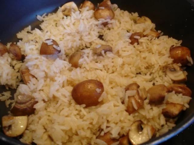 Saté-Spieße mit Erdnusssauce und Champignon-Bratreis - Rezept - Bild Nr. 22