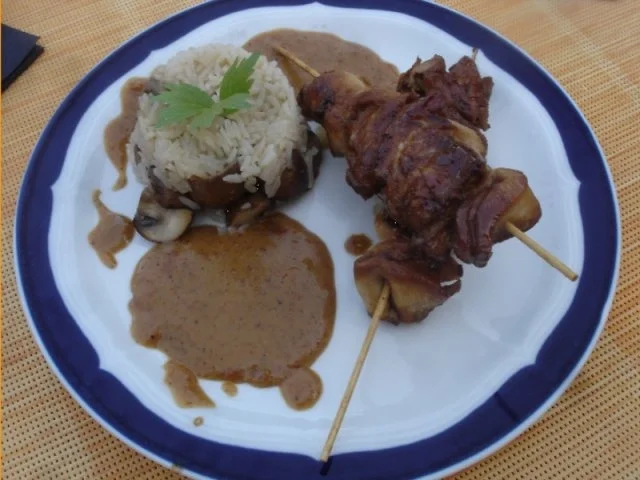 Saté-Spieße mit Erdnusssauce und Champignon-Bratreis - Rezept - Bild Nr. 23