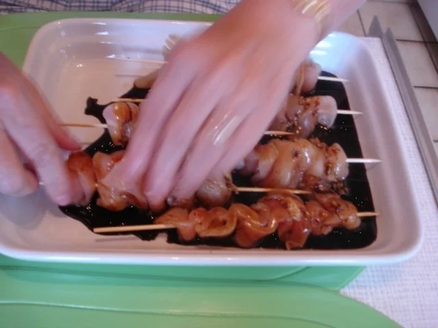 Saté-Spieße mit Erdnusssauce und Champignon-Bratreis - Rezept - Bild Nr. 9