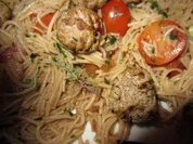 Rezept: Glasnudelsalat mit Fleischbällchen Glasnudelsalat mit Fleischbällchen - Rezept