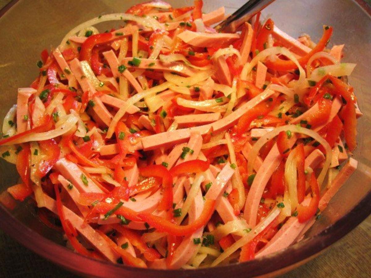 Wurstsalat mit roter Spitzpaprika - Rezept