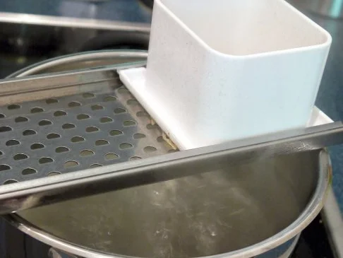 Rezept: Tomatenspätzle mit gebratenen Zucchini und Schafkäse Bild Nr. 7 Tomatenspätzle mit gebratenen Zucchini und Schafkäse - Rezept - Bild Nr. 7