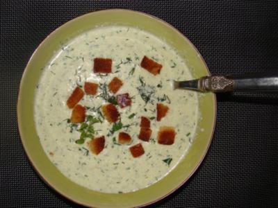 Suppen : Kalte Gurken - Kräuter - Buttermilchsuppe - Rezept