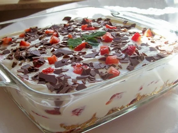 Dessert: Geschichtete Erdbeeren mit Orangencreme - Rezept